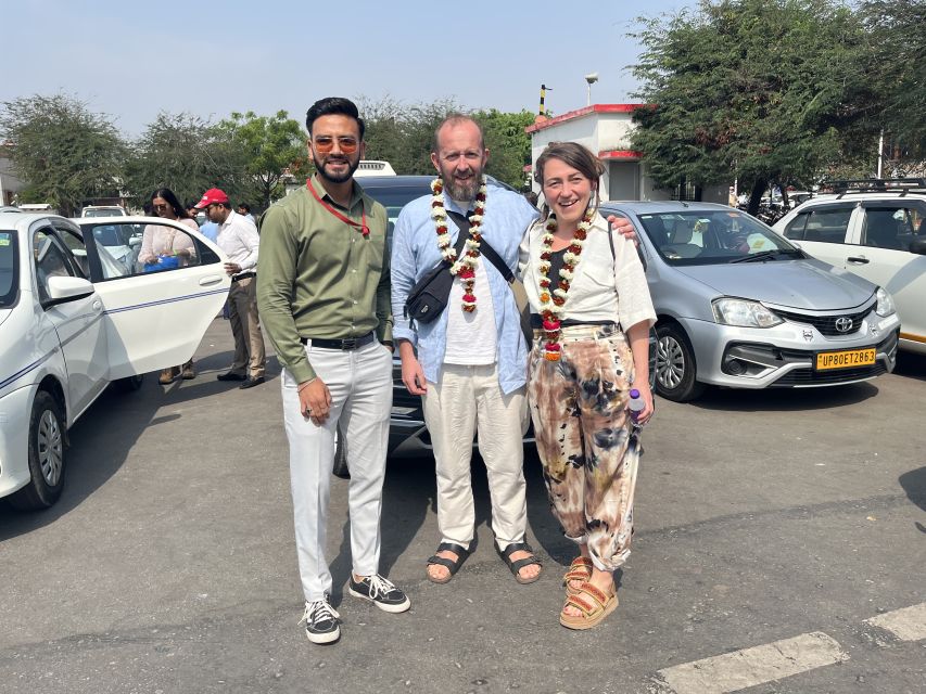 From Delhi: Taj Mahal and Agra Day Tour by Super-fast Train - Crowd control, photo spots, and how the guide really changes the Taj