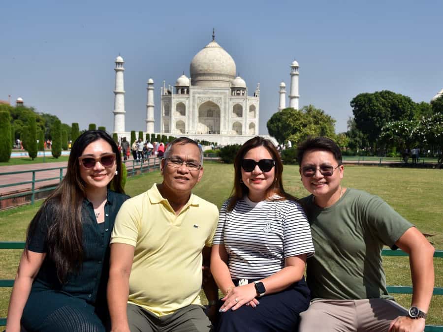 From Delhi: Taj Mahal and Baby Taj Skip-the-Line Tour by Car - A 3-hour private car ride that keeps your day on track