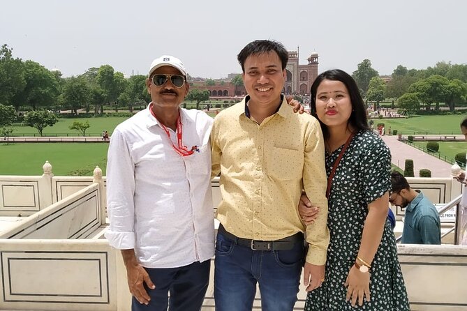 From Delhi : Taj Mahal Luxury Tour Package by Car - Lunch at a luxury restaurant: a needed reset