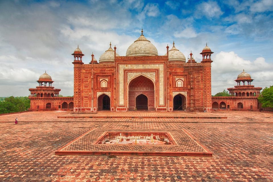 From Delhi: Taj Mahal Sunrise & Agra Fort Private Tour - Agra Fort With Expert Commentary and Big Viewpoints