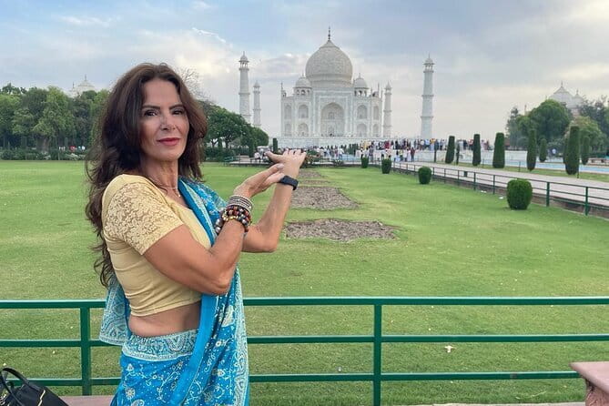 From Delhi: Taj Mahal Sunrise & Agra Handicraft Heritage Tour - Who should book this tour (and who might want a different style)