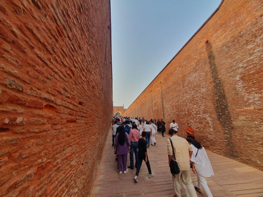 From Delhi: Taj Mahal Tour with Professional Photographer - Lunch at a 5-star restaurant (when you choose it)