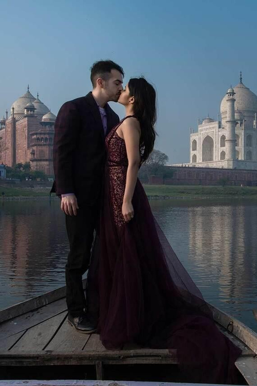 From Delhi: Taj Mahal with Photographer & Elephant SOS Tour - Taj Mahal, photos, elephants, and Agra Fort in one tight day