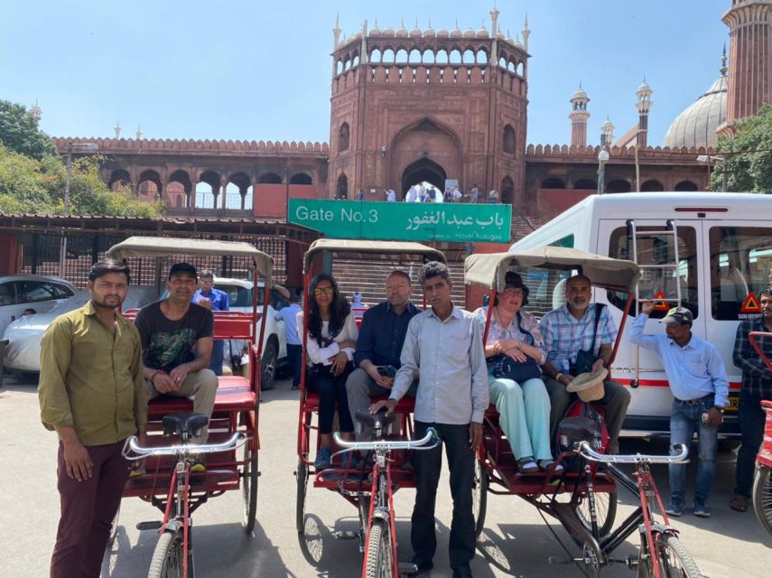From New Delhi Airport : Guided Layover Old & New Delhi Tour - From Pickup to Jama Masjid: Starting in the Right Place