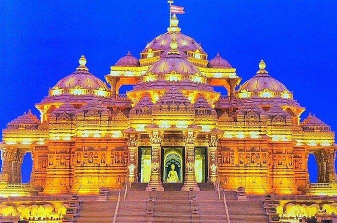 Full Day Private City Tour Including New and Old Delhi - Red Fort and Chandni Chowk: Mughal Power, Then Real-Life Delhi
