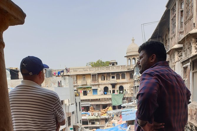 Full-Day Private Old and New Delhi Combo Tour - Jama Masjid: Scale, Craft, and a Living Place of Worship