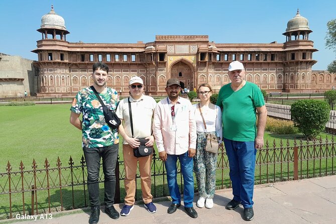 Full Day Private Taj Mahal Tour by Superfast Train from Delhi - Meeting Your Guide at Agra Cantt (and Why a Placard Matters)