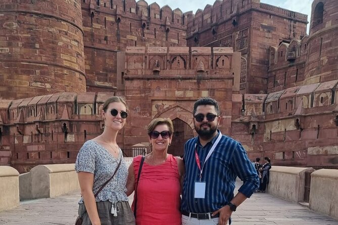 Full-Day Private Tour to Taj Mahal and Agra from Delhi - The shop stops question: how to keep control of your day
