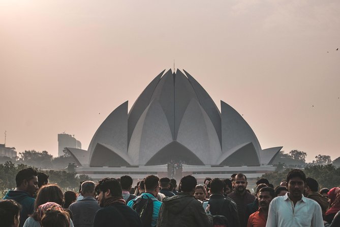 Half-Day Delhi Temple Tour with Pick-Up & Drop-Off - Laxmi Narayan Temple (Birla Mandir): Hindu Devotion and Extra Shrines in One Complex