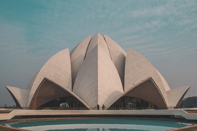 Half-Day Delhi Temple Tour with Pick-Up & Drop-Off - Lotus Temple: Bahai Architecture, Free Admission, and Crowds You Can Handle