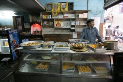 Haveli's Heritage Walk | Sights & Sounds of Old Delhi [Private] - Chandni Chowk at a walkable pace: Pasar Chandni Chowk and the market rhythm