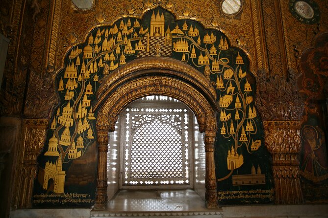 Haveli's Heritage Walk | Sights & Sounds of Old Delhi [Private] - Sri Digambar Jain Lal Mandir: the calm of red sandstone near the Red Fort