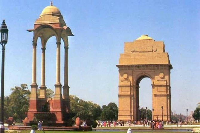 Heritage Tour in Delhi - India Gate: an easy opener on the ceremonial axis