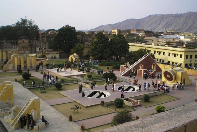 Jaipur City Private Day Tour From Delhi By Car-All Inclusive Tour - Jal Mahal, Jaigarh Fort, and the fort-and-lake contrast