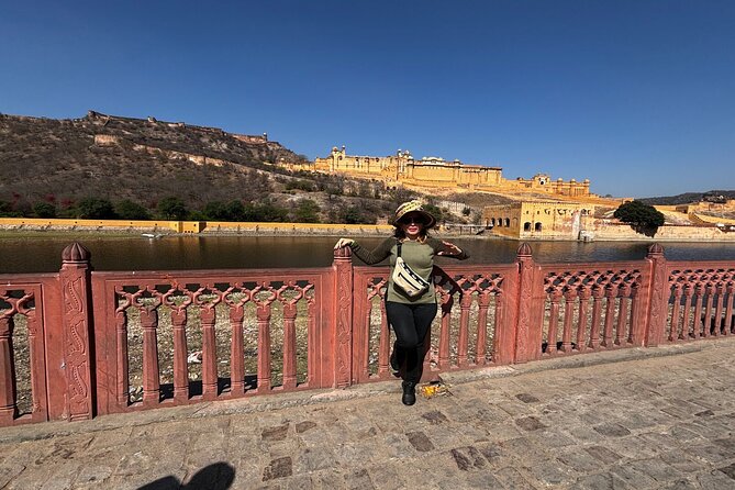 Jaipur: Full Day City Highlights Tour with Tour Guide - Amber Fort: fortress views and the Mirror Palace effect