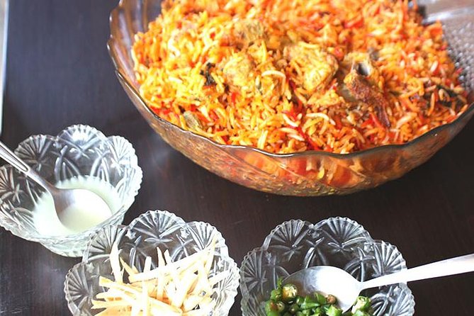 Kailash Colony Market Tour & Amritsari Cooking Class in New Delhi - Arriving at Chirag Enclave and settling into a Delhi bungalow