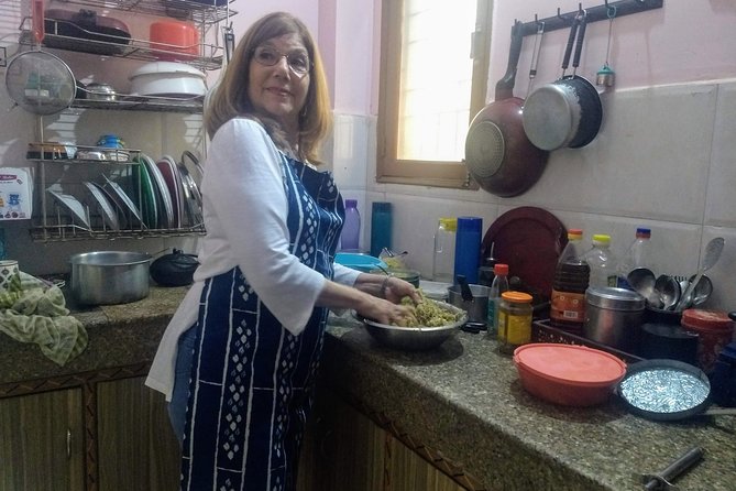Learn 5-6 & Eat 9-10 Veg & Non-Veg Authentic Dish in a Delhi Home - Dinner Is the Classroom: A Delhi Home-Kitchen Day
