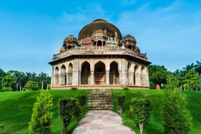 Mughal Heritage Tour Including Lodhi Garden, Humayun Tomb and Akshardham Temple - Lodhi Garden: 90 Acres, Mughal Tombs, and a Breathing Break