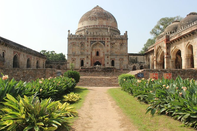 Mughal Heritage Tour Including Lodhi Garden, Humayun Tomb and Akshardham Temple - Traffic and Pacing in New Delhi: How to Keep the Day Smooth