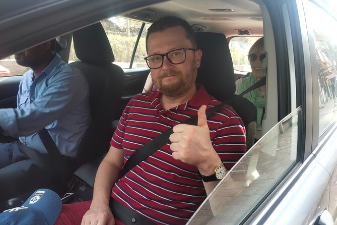 New Delhi Airport to Hotel Transfer Private Shuttle Sedan & SUV - Your Ride: A/C Comfort in a Sedan or SUV (and Bottled Water)
