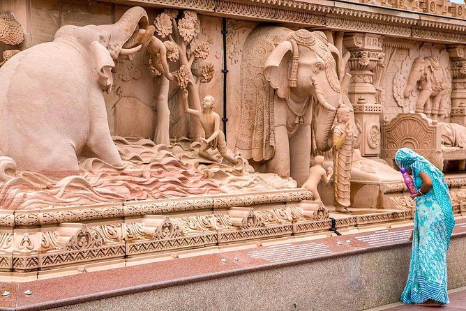 New Delhi: Akshardham Evening Tour with Light & Water Show - Price and logistics: is $38.89 worth it?