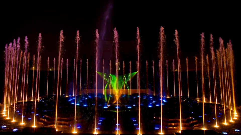 New Delhi: Akshardham Temple Light Show with Custom Add-Ons - Who should book this Akshardham light show tour