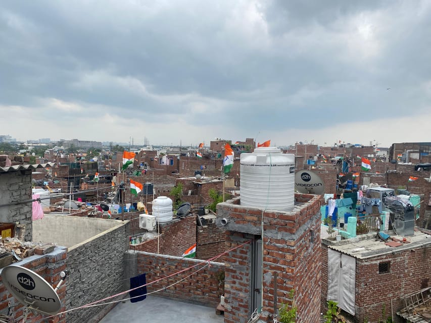 New Delhi - Ethical Sanjay Colony Slum Tour with Local guide - A quick pause for views: when the route gives perspective
