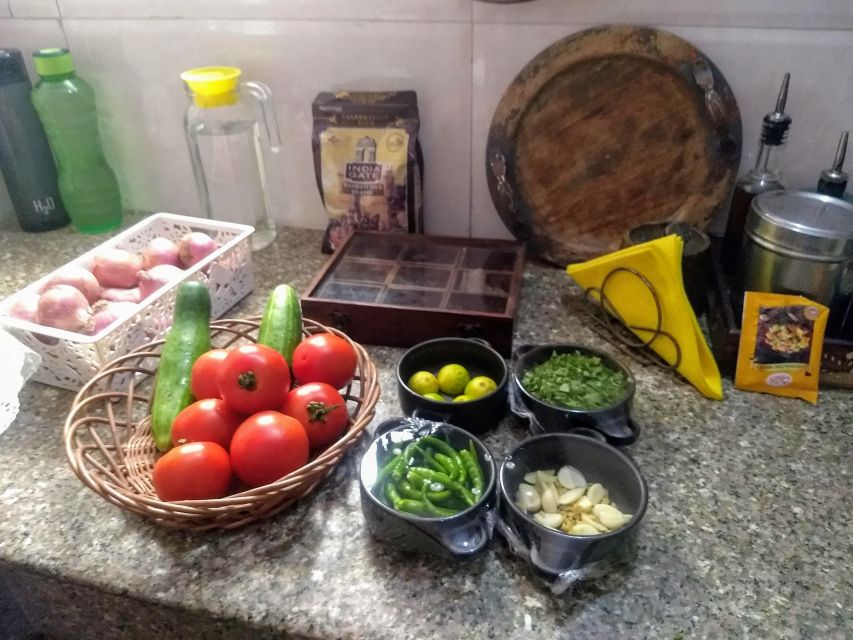 New Delhi: Full-Day Cooking Class learn 8 dishes with Locals - Logistics that matter: stairs, pickup, and how you’ll find the home