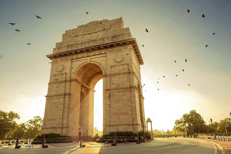 New Delhi: Local Evening Tour with Indian Street Food - Key Things That Make This Tour Click