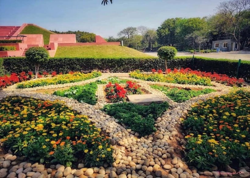 New Delhi: Lotus Temple Private Tour with Skip-the-Line - Key Things to Know Before You Go