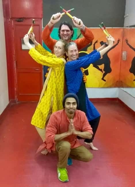 New Delhi: Namaste India Bollywood Dance Workshop - Costume hire: when dressing up helps your video (and your confidence)