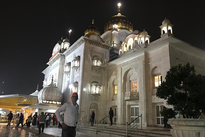 New Delhi Night Tour group tour - Hanuman Temple and Gurudwara Bangla Sahib: faith you can actually observe