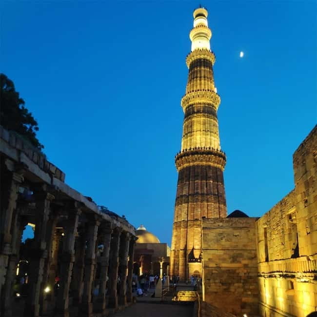 New Delhi: Qutub Minar Light & Sound Show Tour - Before the Lights: A Guided Look at the Qutb Minar Complex