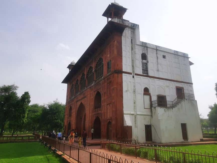 New Delhi: Red Fort Entry Ticket with Optional Add-Ons - Price and value: is $9 per person worth it?