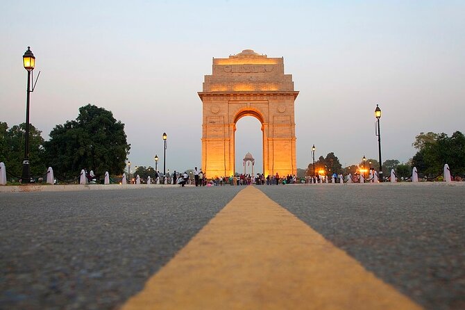 Night view Delhi Tour by AC Car From Delhi - What a great guide changes about your night