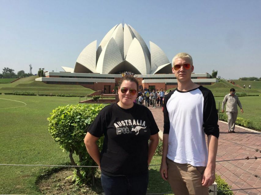 Old and New Delhi: 8-Hour Private City Tour - Jama Masjid Streets to Chandni Chowk: What Makes the Area Worth Your Time
