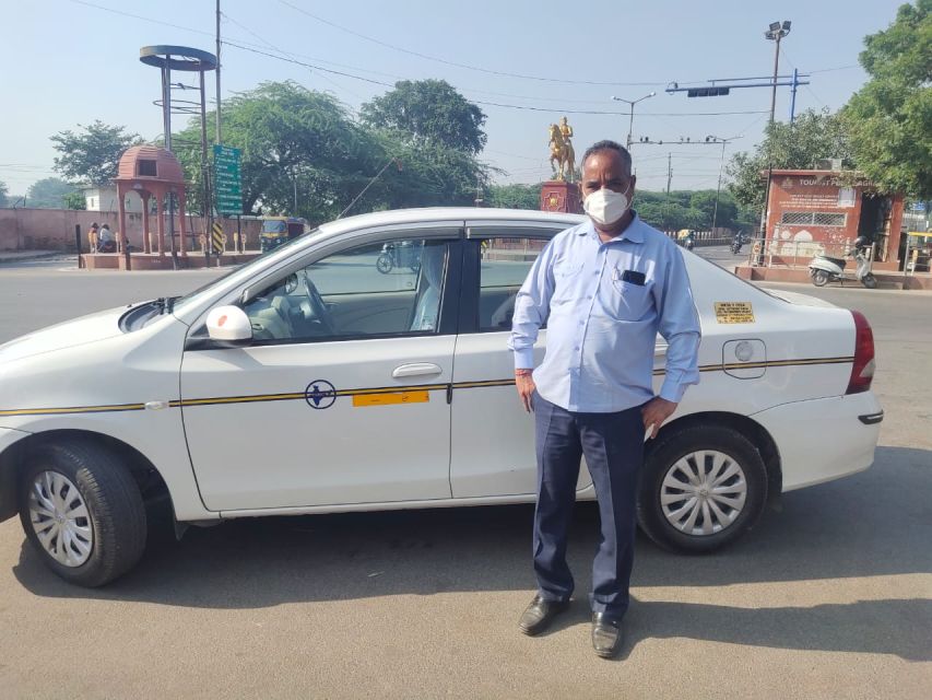 Old and New Delhi: 8-Hour Private City Tour - Old Delhi: Friday Mosque, Red Fort, Chandni Chowk, and a Rickshaw Ride