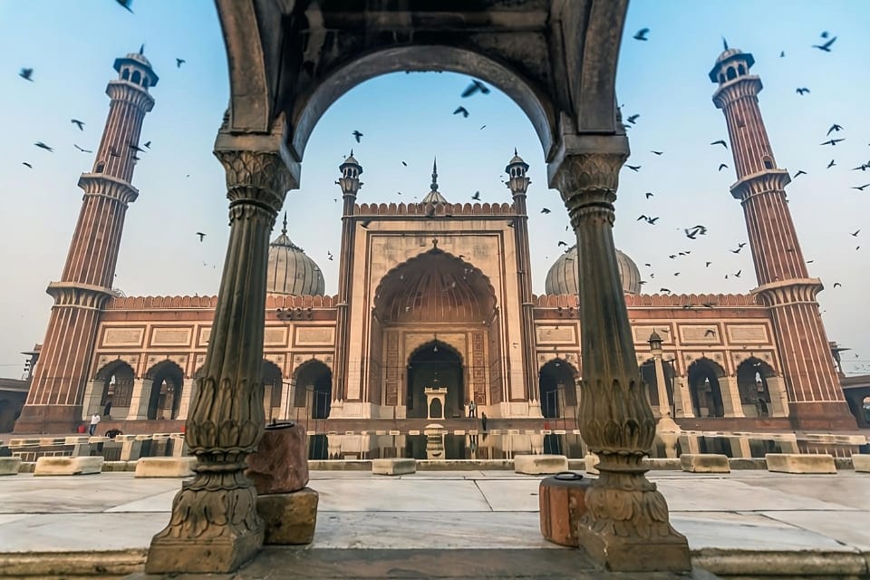 Old and New Delhi City Private Day Tour - 4 to 8 Hours - Qutb Minar: the monument that sets the tone