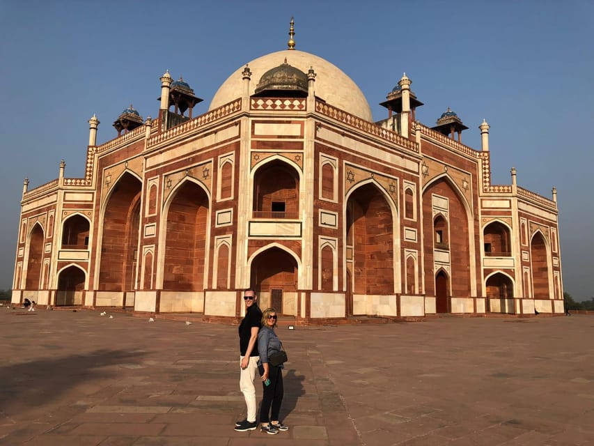Old and New Delhi City Private Day Tour - 4 to 8 Hours - Lotus Temple and Gurudwara Bangla Sahib: two peaceful pauses