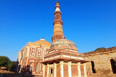 Old and New Delhi City tour - Jama Masjid: a huge Mughal landmark and your morning anchor