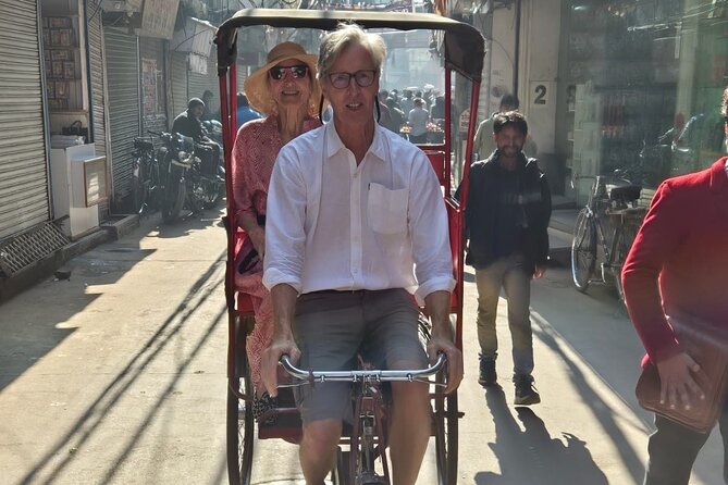 Old and New Delhi City Tour Full Day - Jama Masjid and the mechanics of a big-city mosque visit