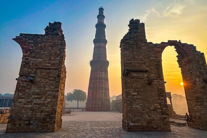 Old and New Delhi Delights Food, Culture and Heritage Tour - Chandni Chowk: A Classic Market Stroll That Keeps Things Moving