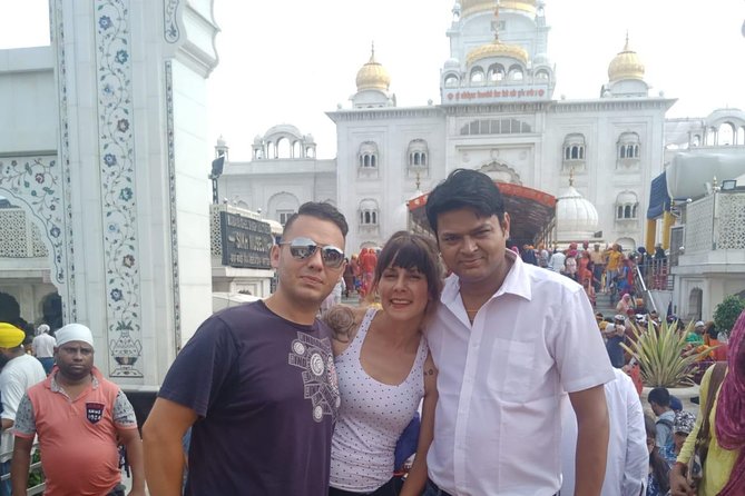 Old and New Delhi Highlights: Private Full-Day Tour - Morning start at Raj Ghat and Old Delhi’s Mughal landmarks