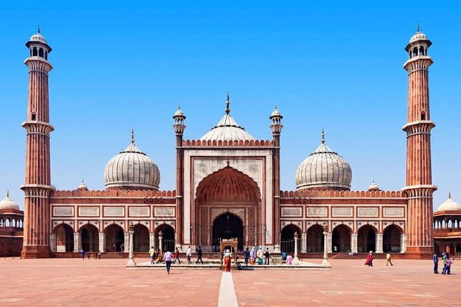 Old and New Delhi Private City Tour - Lunch at a multi-cuisine restaurant: plan for your own meal