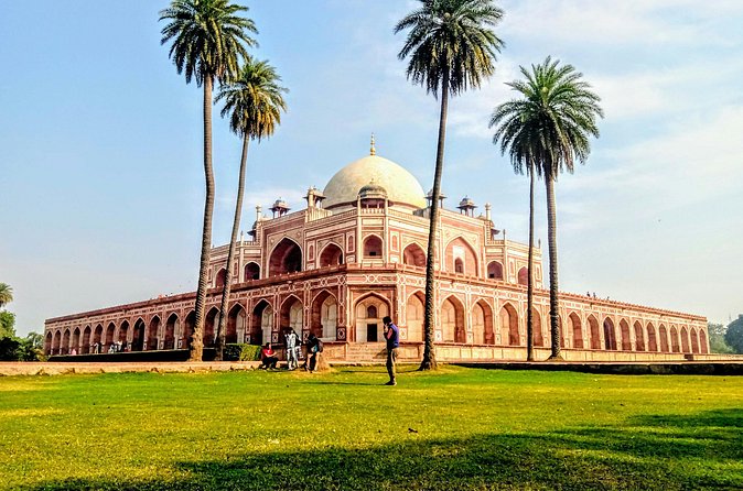 Old and New Delhi Private Guided City Tour - India Gate and Parliament House: iconic, quick, and worth it