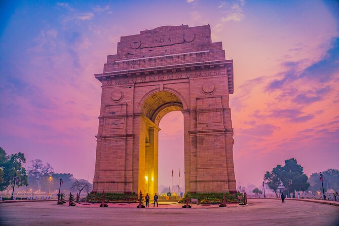 Old and New Delhi Private Guided City Tour - Jama Masjid and Chandni Chowk: red sandstone, loud streets, and a rickshaw ride
