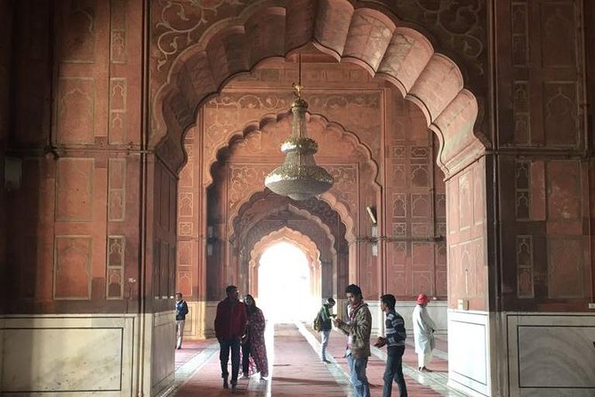 Old and New Delhi Sightseeing Tour with Rickshaw Ride - Your Morning Start: Pickup, Timing, and New Delhi Orientation