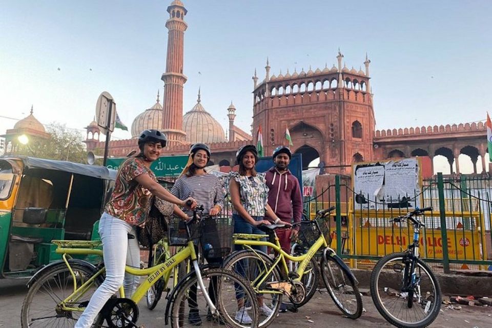 Old Delhi: 3.5-Hour Small-Group Bike Tour with Breakfast - Jama Masjid area: seeing Old Delhi’s stone-and-spirit side