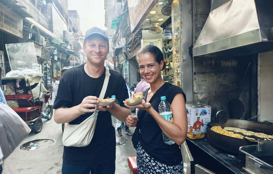Old Delhi: 3-hour Street Food Tour - First Stop: Gurudwara Sis Ganj and the Community Kitchen Context