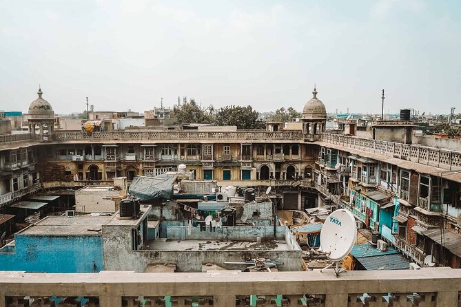 Old Delhi City Tour With Rickswa Ride! - Gurudwara Sis Ganj Sahib: A Calm Focus in a Loud Area